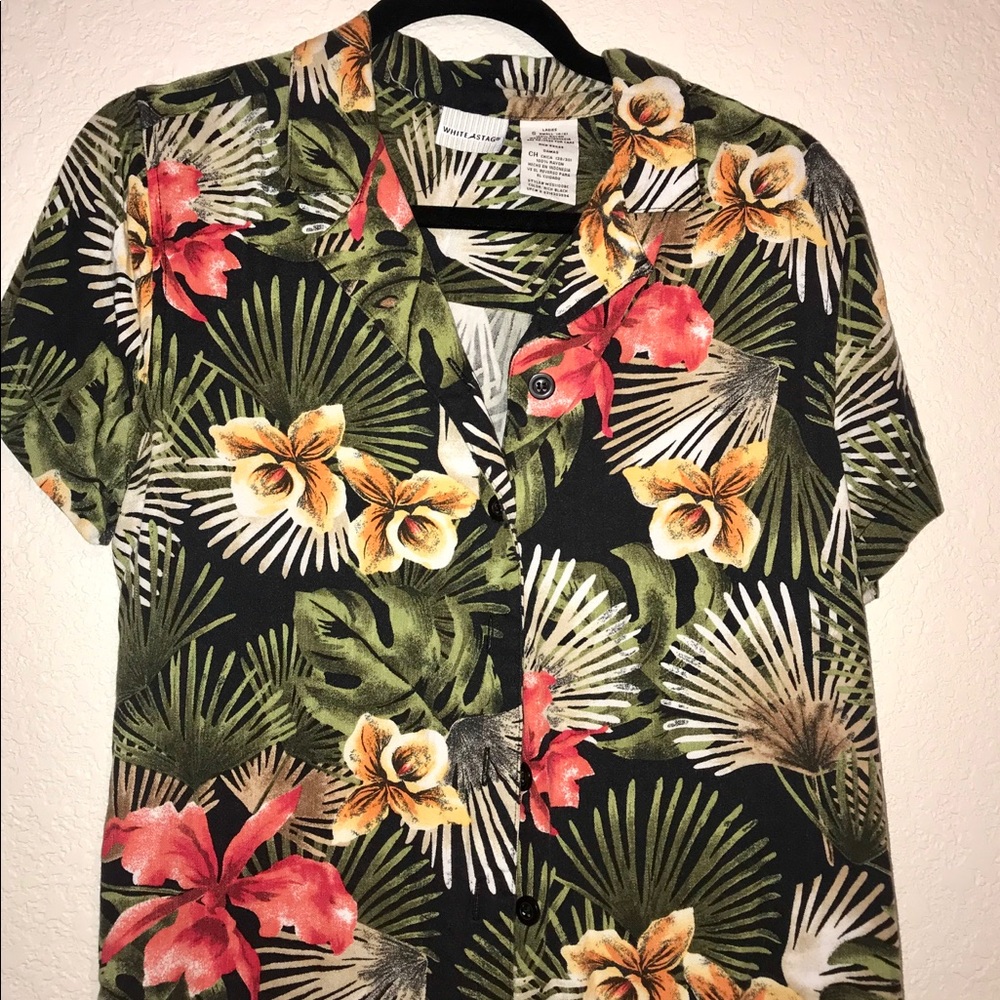 Hawaiian button up 🌺